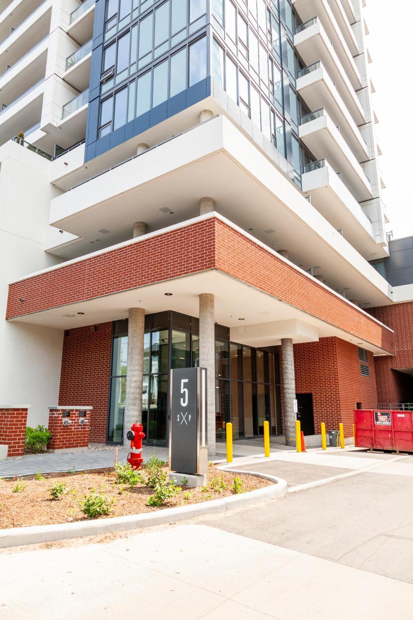 The Laundry Rooms Station Park Kitchener Extérieur photo
