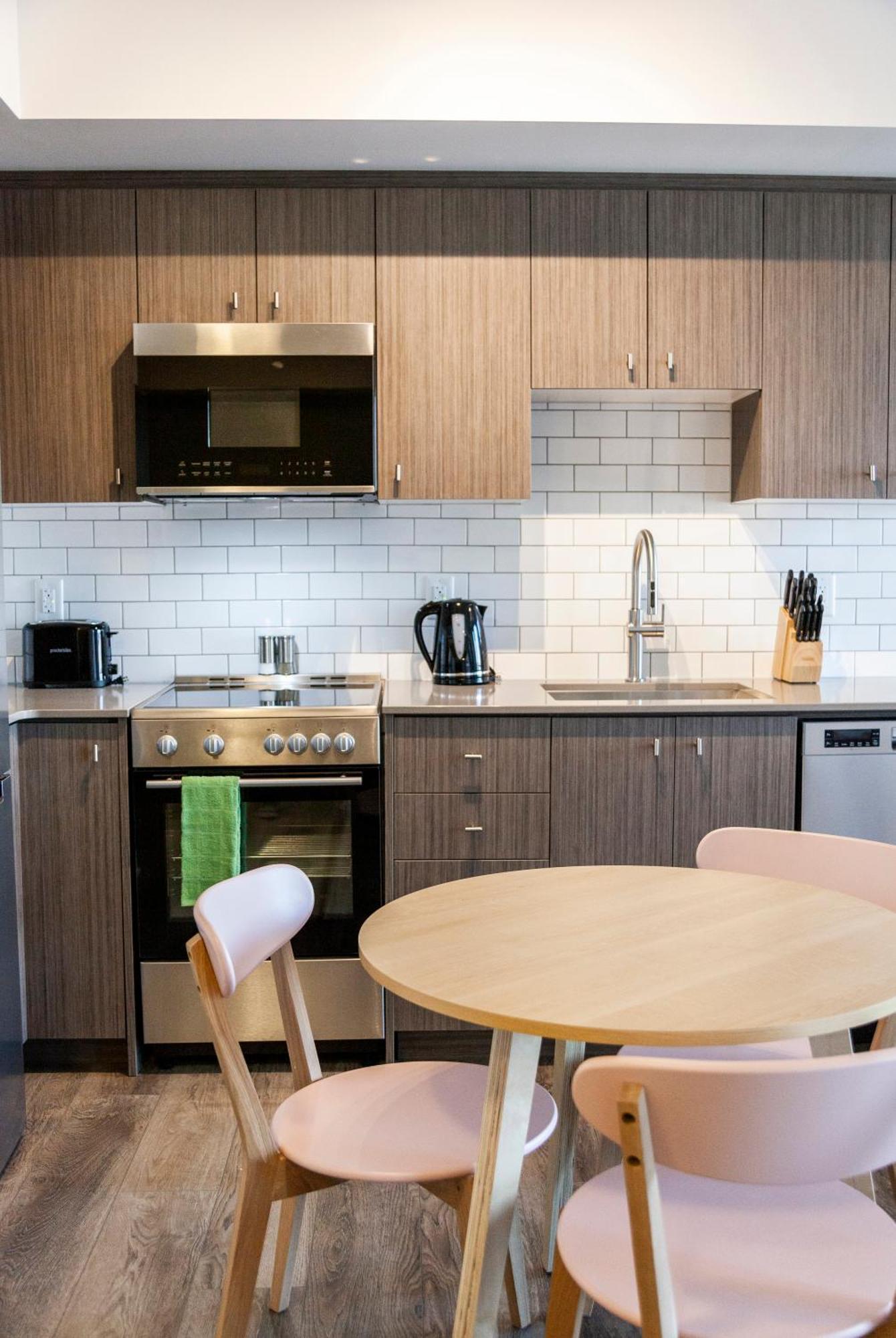The Laundry Rooms Station Park Kitchener Extérieur photo