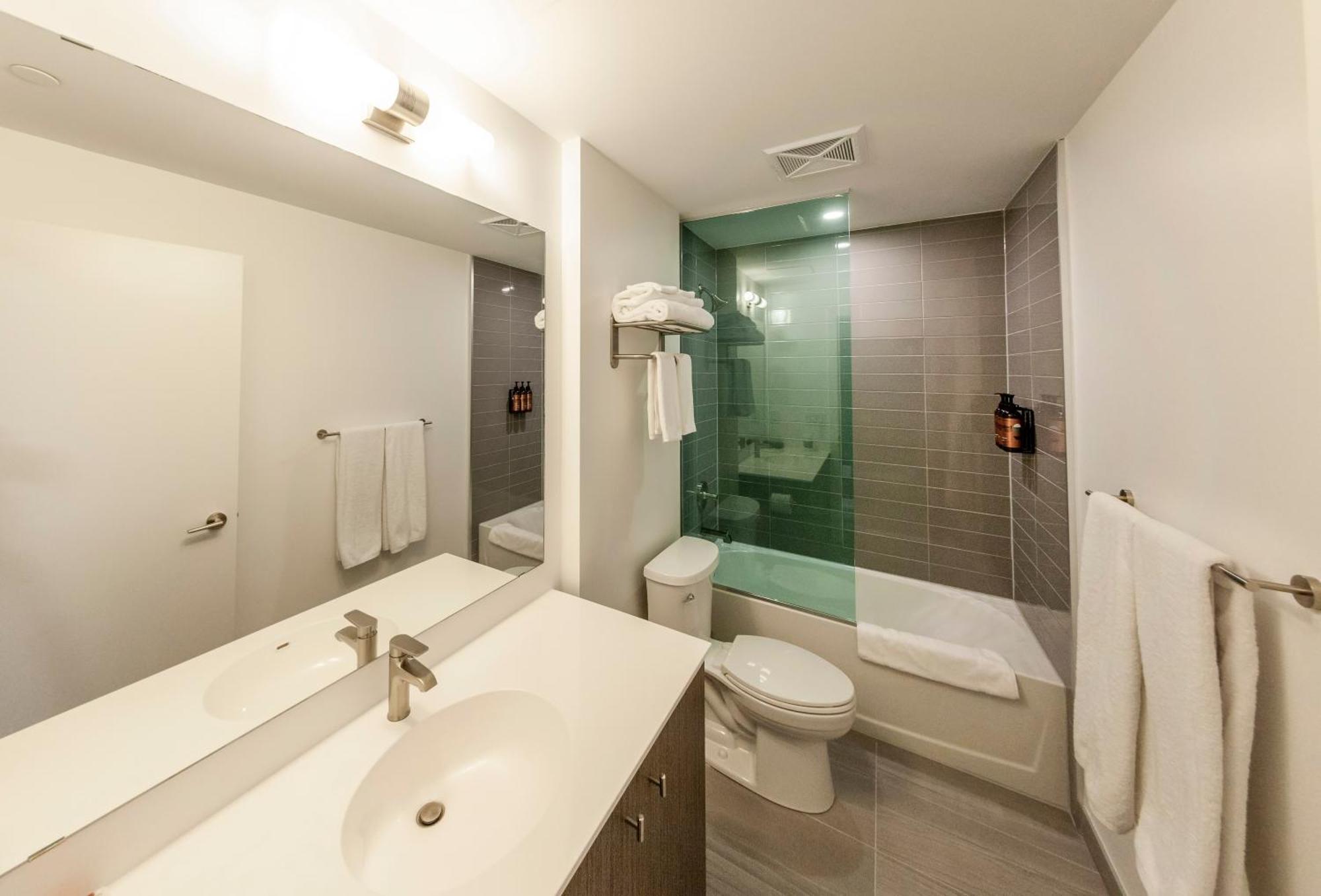 The Laundry Rooms Station Park Kitchener Extérieur photo