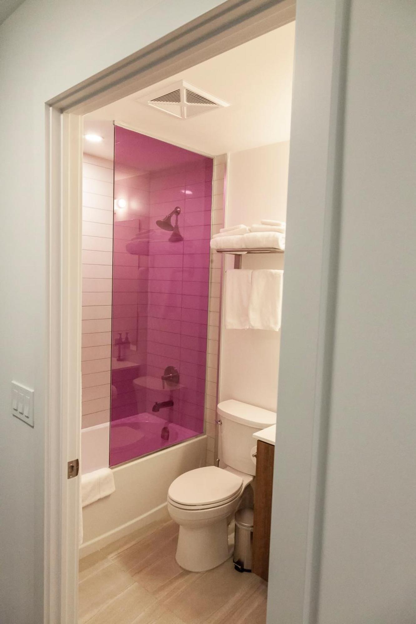 The Laundry Rooms Station Park Kitchener Extérieur photo