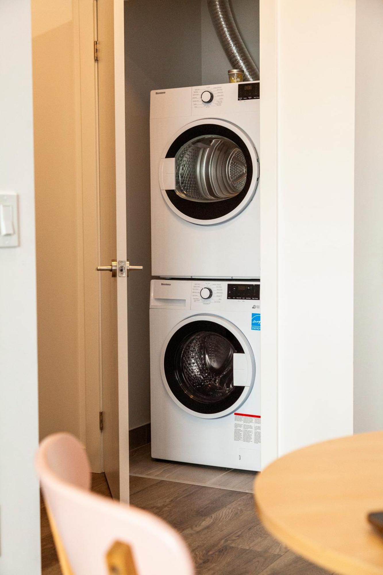 The Laundry Rooms Station Park Kitchener Extérieur photo